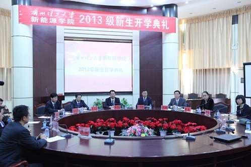 365英国上市（酒泉）2013级新生开学典礼举行